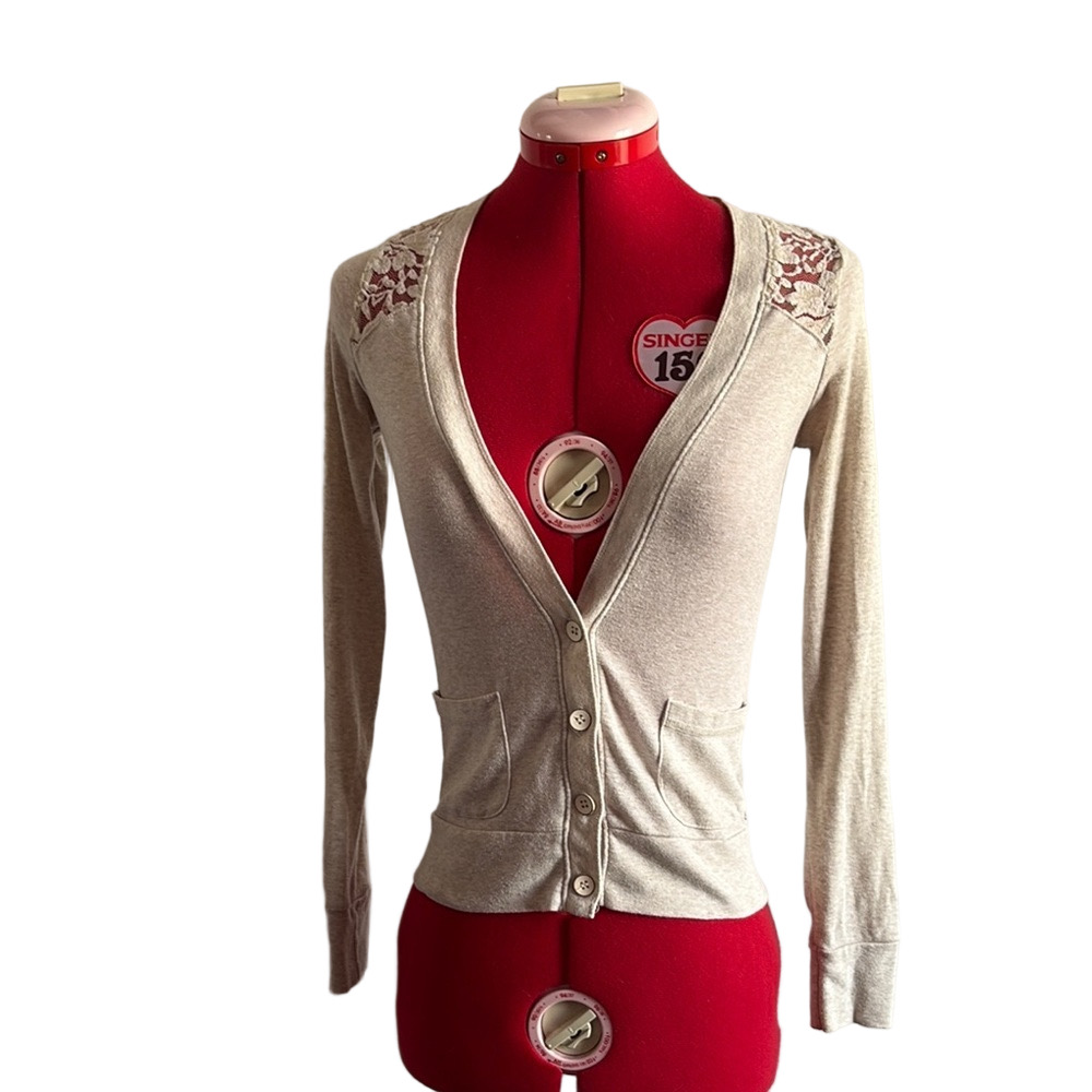 XS51 Garage Cream Cropped Cardigan with Lace Accents